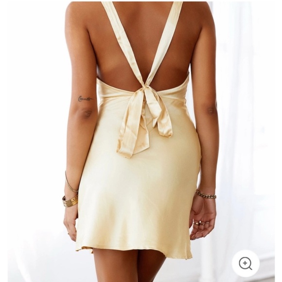 NWT! Hello Molly Night In Cabana Satin Dress Yellow - Picture 3 of 4